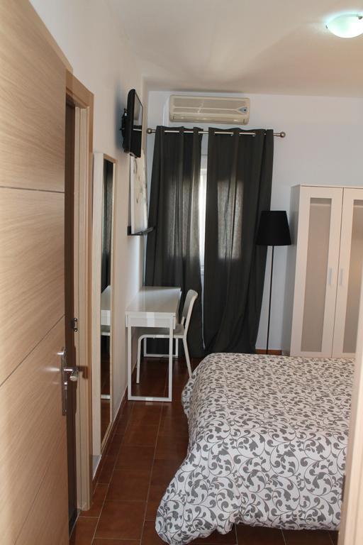Hostal Montilla Sotogrande Torreguadiaro Kültér fotó