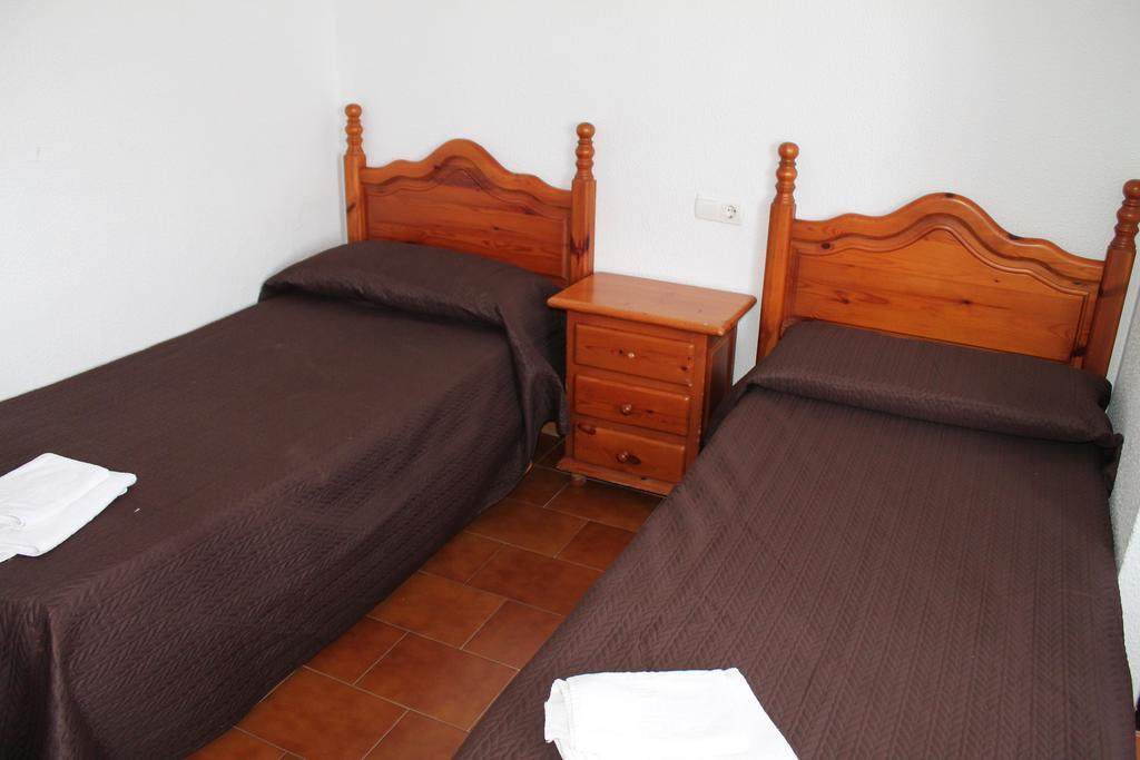 Hostal Montilla Sotogrande Torreguadiaro Kültér fotó